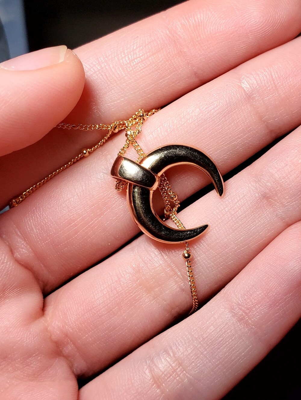 Missoma × Lucy Williams Large Horn Pendant Necklace - Picture 7 of 8